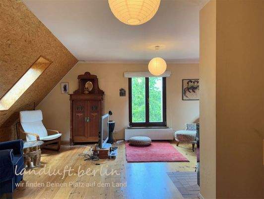 Wohnraum im Dachgeschoss, Blick Richtung Westen.jp