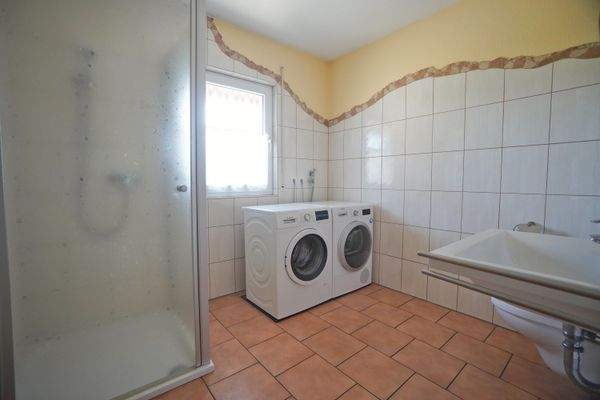 Gästebad / Hauswirtschaftsraum