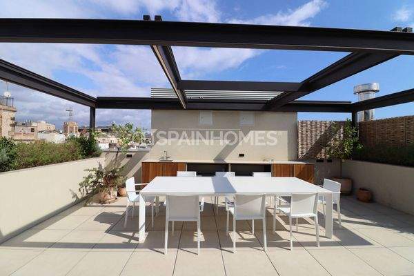 Apartments in a Renovated Building Near the Sea in Barcelona