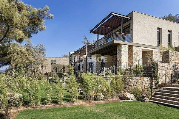 Apartments in a Project with Private Bay and Pier in Bodrum