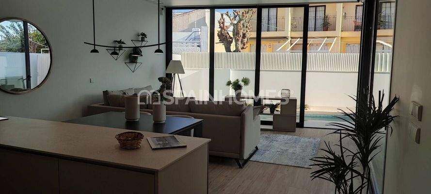 Detached Houses Close to Beach in Torre de la Horadada