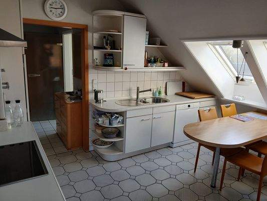 Helle Dachgeschossküche