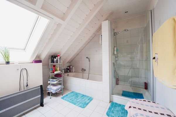 Badezimmer DG (2)