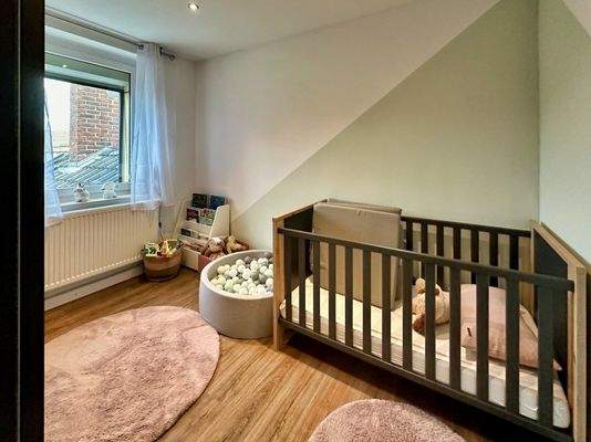 Kinder-/Arbeitszimmer I