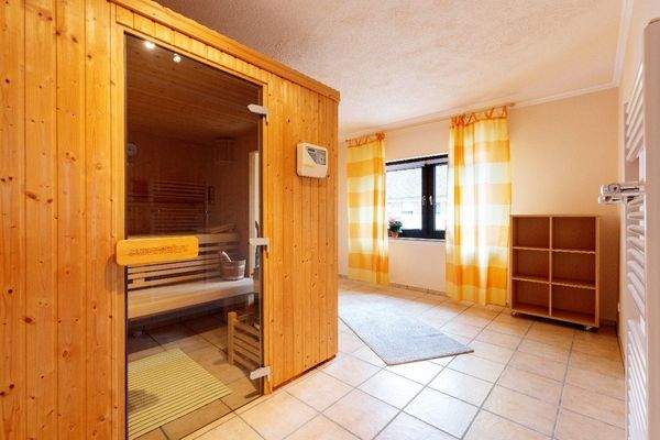 Zimmer mit Sauna im OG