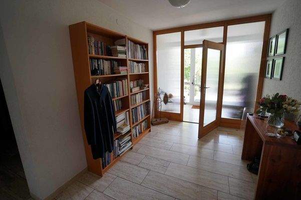 Dielenbereich mit breitem Flur