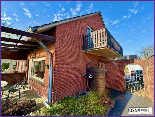 Seitenansicht vom Garten