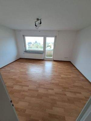 Wohnzimmer (Zugang zum Balkon)