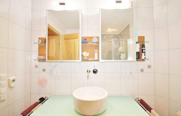 Badezimmer - Whg.-Nr. 1 (1.OG)