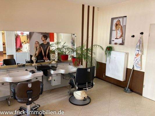 15-Salon EG links vorn.JPG