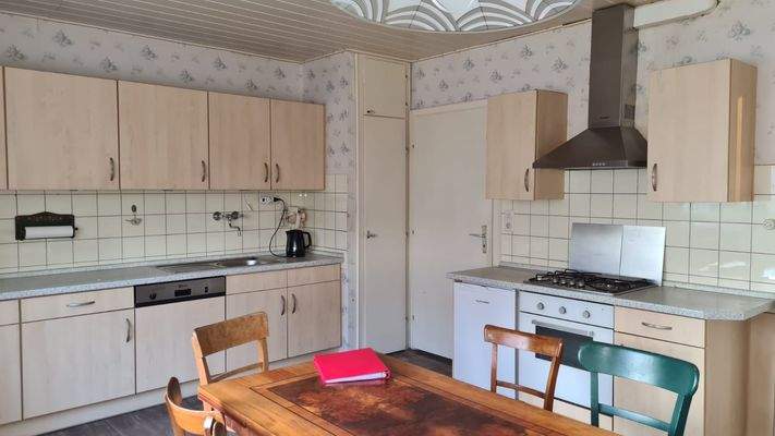 Küche mit Gasanschluß