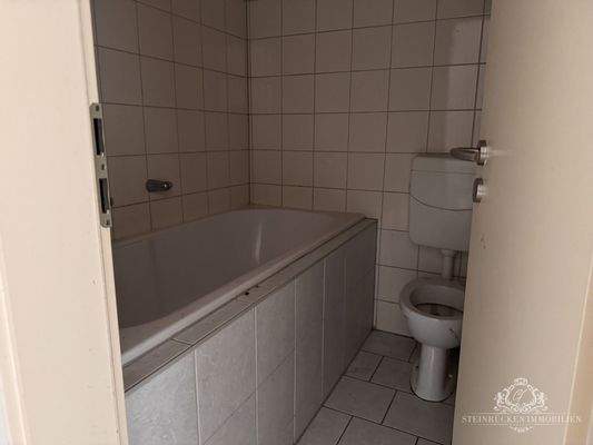 Badezimmer mit Wanne