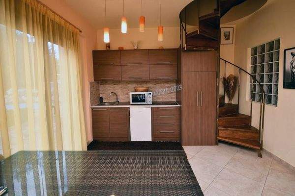 Südostkreta, Vainia: Fantastische zweistöckige freistehende Villa mit Bergblick zu verkaufen