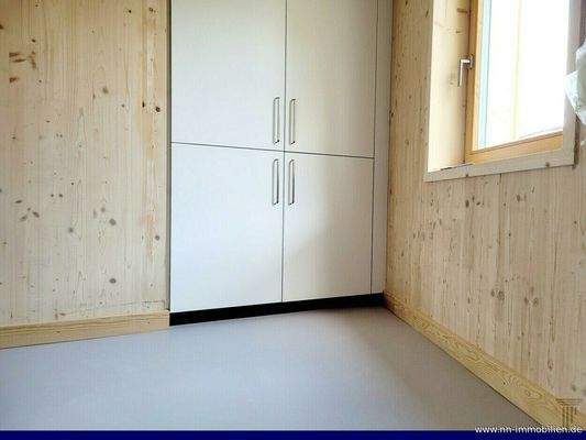 Flurbereich mit praktischem Einbauschrank