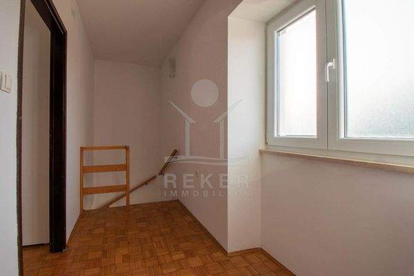 Obergeschoss: 2 geräumige Schlafzimmer