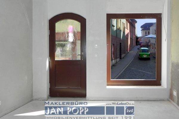 Ladeneingang-Schaufenster