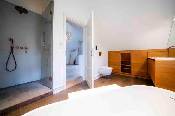 Kinderzimmer mit Duschbad