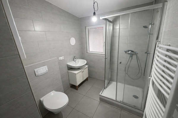 EG Wohnung 1 von 2 - Bad