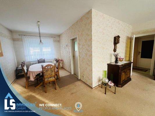 Essbereich mit Zugang Küche