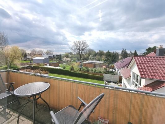 Südbalkon mit Blick ins Grüne