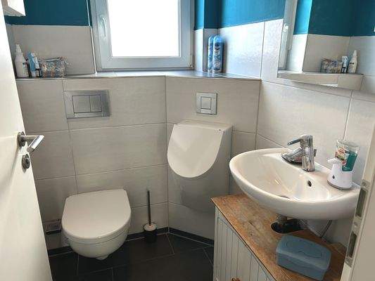 Erdgeschoss: Separates WC mit Bidet