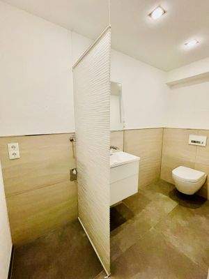 Innen_Gäste WC:Waschmaschine.jpeg