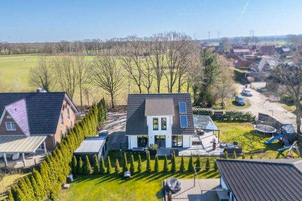 und wird durch eine Solartherie unterstützt