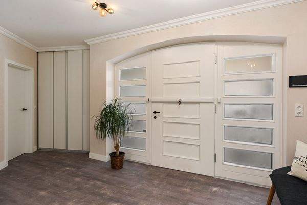 Diele (33,22 m²) ...