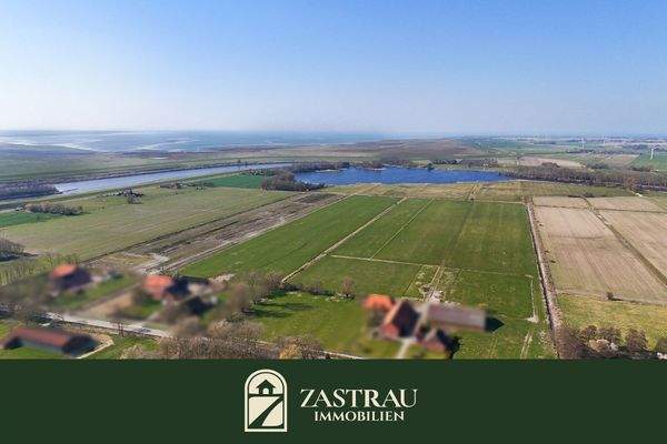 Titelfoto Grundstück mit Banner-2