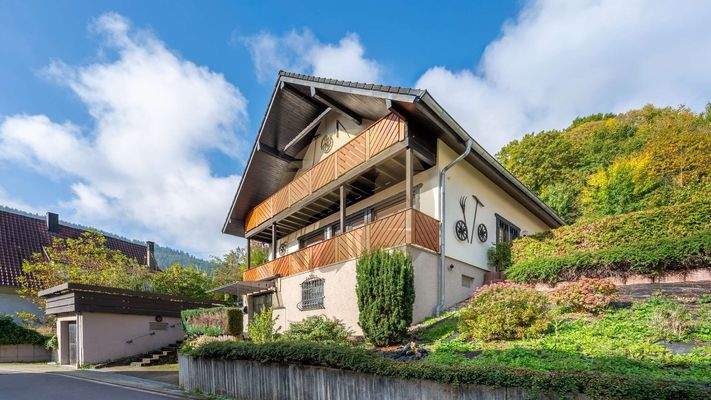 haus-gernsbach-staufenberg-aussenansicht-wolf-immobilien