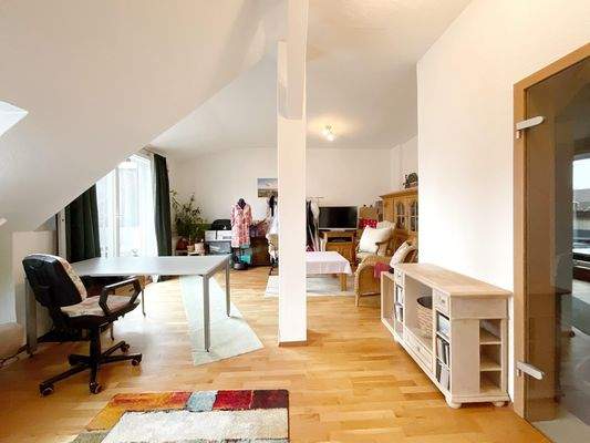 offenes Wohn- und Esszimmer