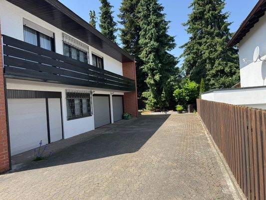 Hinterhof Garagen.jpg