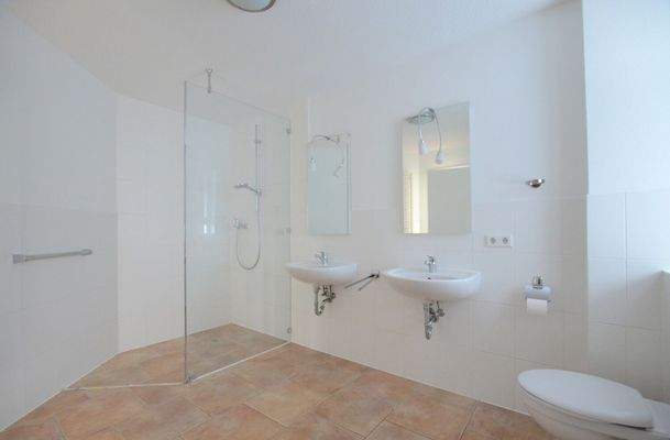 Badezimmer Ansicht 2