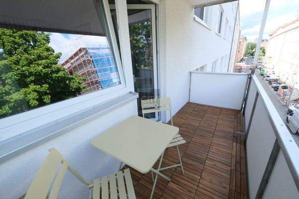 Balkon mit Burgblick