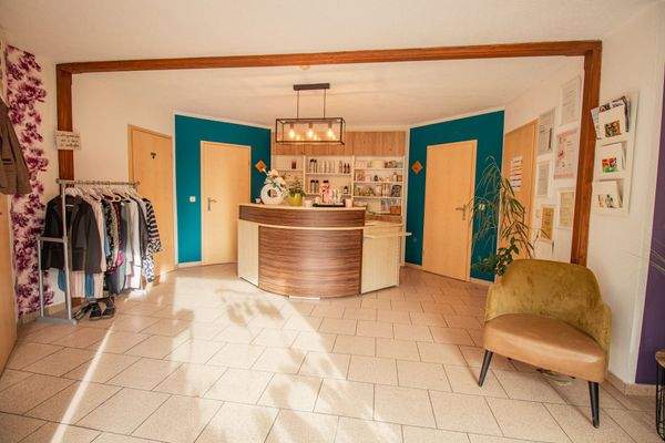 großer, heller Empfang