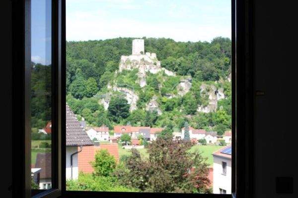 Blick auf Wellheimer Burg (Blick aus EG-Wohnung)