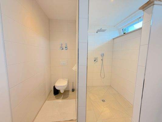 Dusche und WC 2. OG.JPG