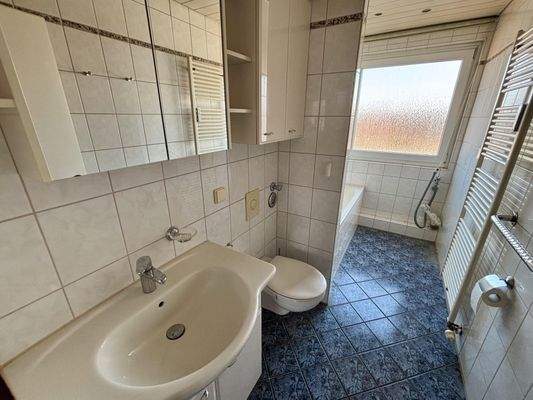 Wannenbad mit Fenster