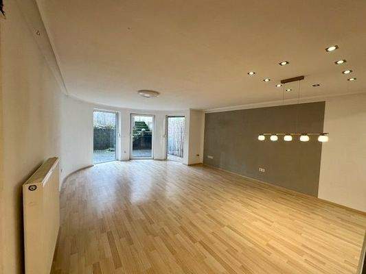 KG | Hobby | derzeit Einliegerwhg. |&nbsp;Blick auf Wohnen