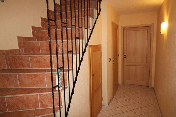 Aufgang ins Obergeschoss