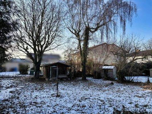 Großes Gartengrundstück