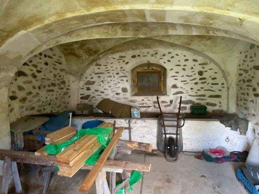 16 Stallung mit Kreuzgewölbe.jpg