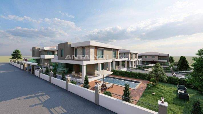 Houses with Private Pools and Gardens in Manavgat