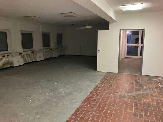 Leeres Büro im Erdgeschoss