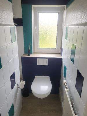 separates WC 1. OG
