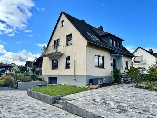 Seitenansicht mit Balkon