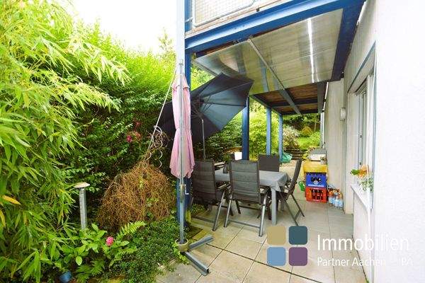 EG Terrasse an der Küche 