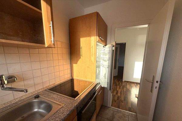 Praktische Einbauküche mit Stauraum