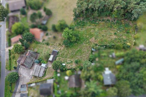Luftaufnahme - imposantes Grundstück mit Bauland 