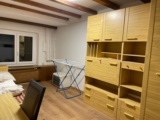 Zimmer 2 Wohn-/Arbeits- oder Schlafzimmer